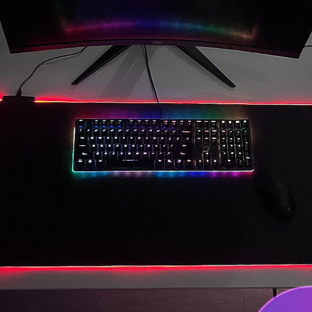 LED mouse pad RGB Lighting - Features 7 single colors and 14 dynamic modes including breathing and marquee effects for immersive gaming ambiance