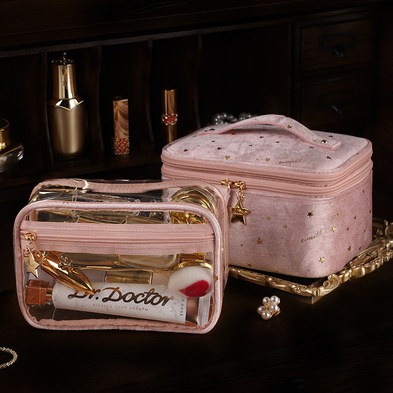 Makeup Bag Spacious interior with multiple compartments for organized storage of cosmetics and jewelry.
Portable Design: Lightweight and easy to carry, ideal for travel or daily use